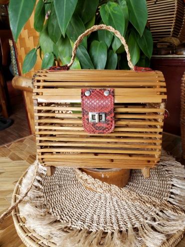 Feliz Crossbody